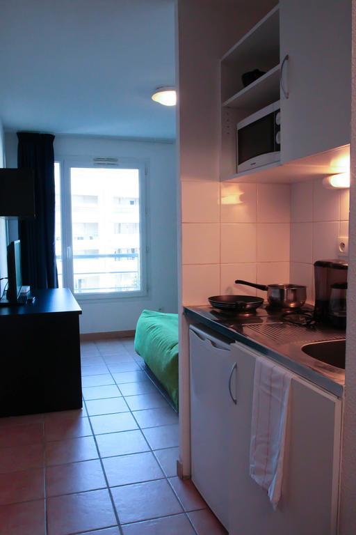 KOSY Appart'Hôtels - La Salamandre Avignon Quarto foto