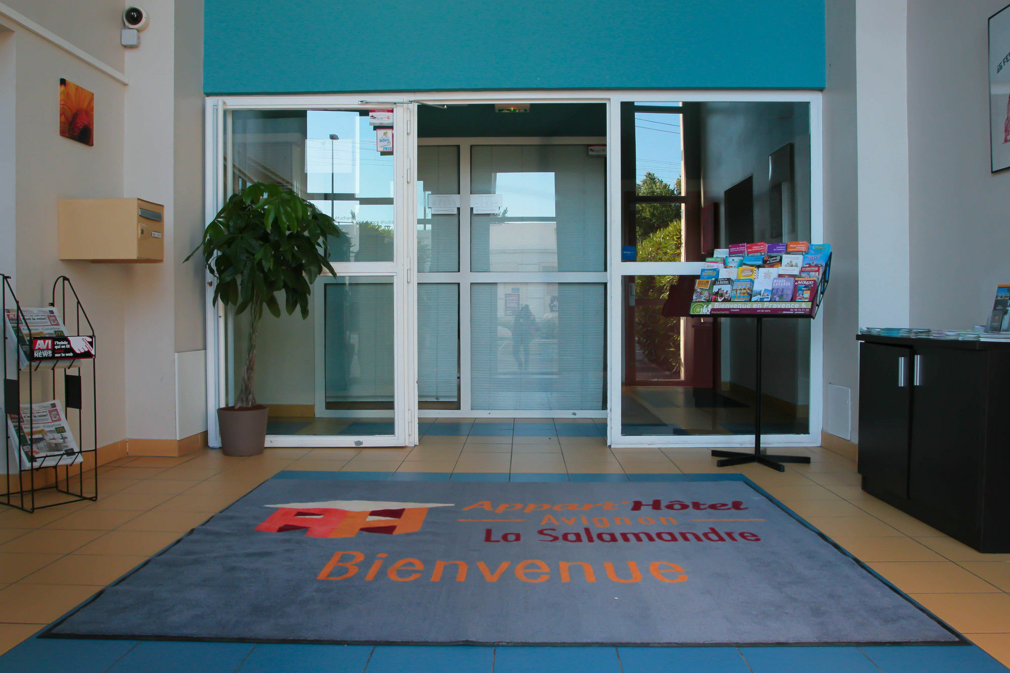 KOSY Appart'Hôtels - La Salamandre Avignon Exterior foto